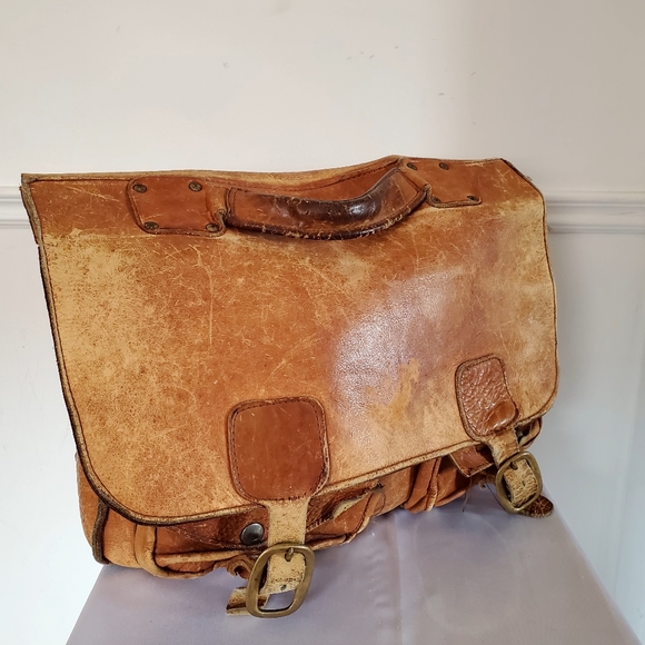 Other - 70's unisex distressed leather bag